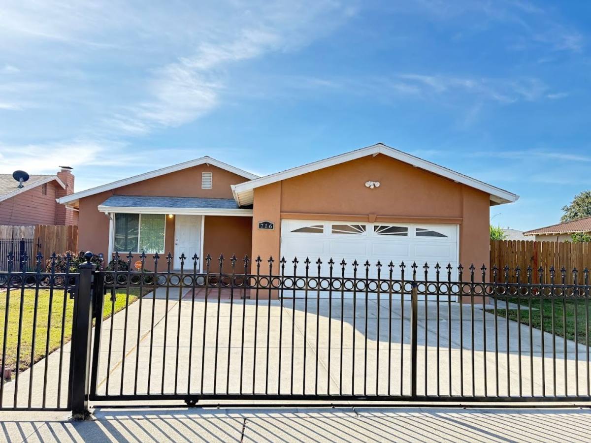 716 Clinton Dr, Stockton, CA 95210 - House for Rent
