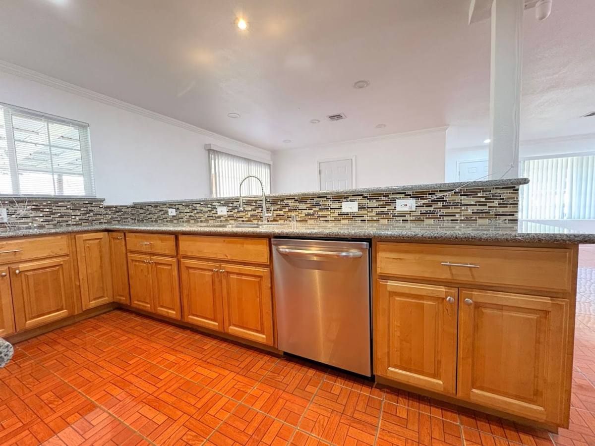 716 Clinton Dr, Stockton, CA 95210 - House for Rent - Image 10