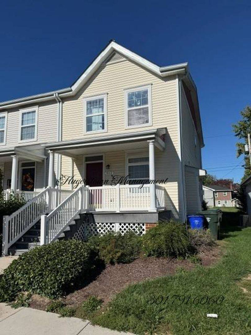 Townhouse for rent at 912 Lanvale St, Hagerstown, MD 21740