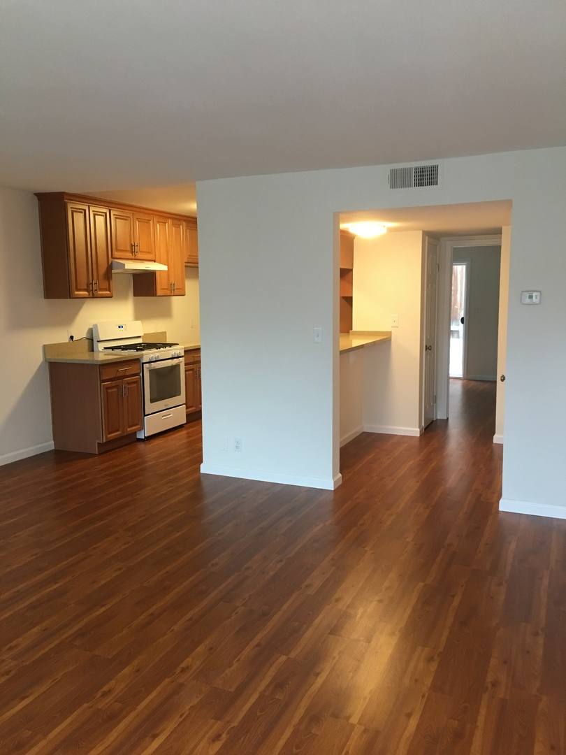 Westbay Elden, 2311 Elden Ave, Costa Mesa, CA 92627 - Apartment for Rent - Image 4