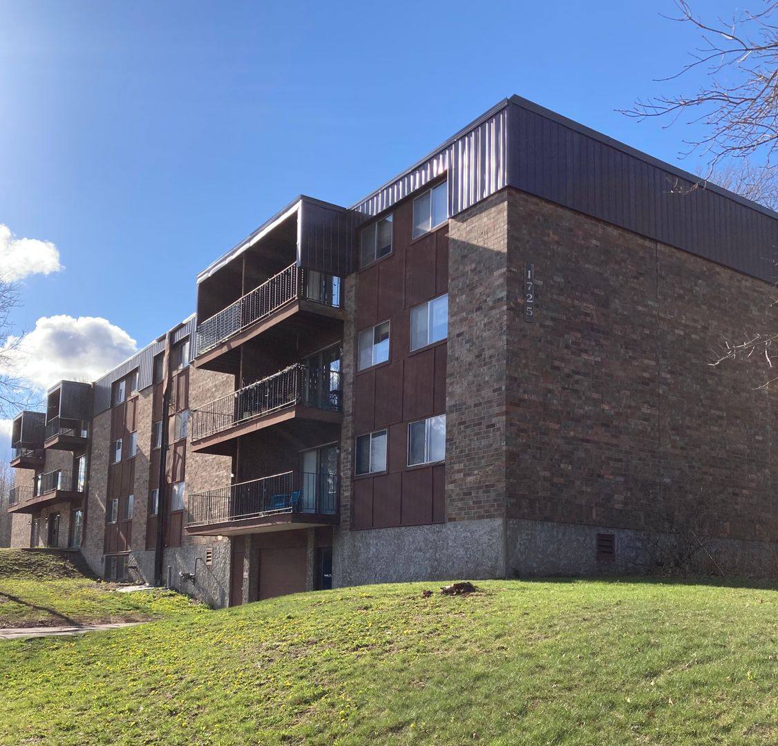 Apartment for rent at 1725 Kenwood Ave, Duluth, MN 55811