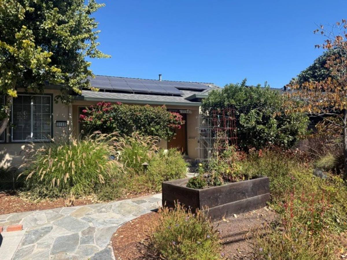 3149 Page St, Redwood City, CA 94063 - House for Rent - Image 1