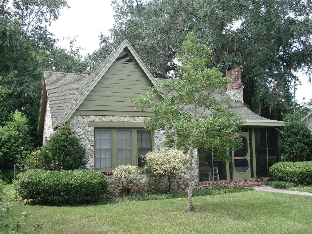 1209 NW 4th Ave, Gainesville, FL 32601 - House for Rent - Image 1