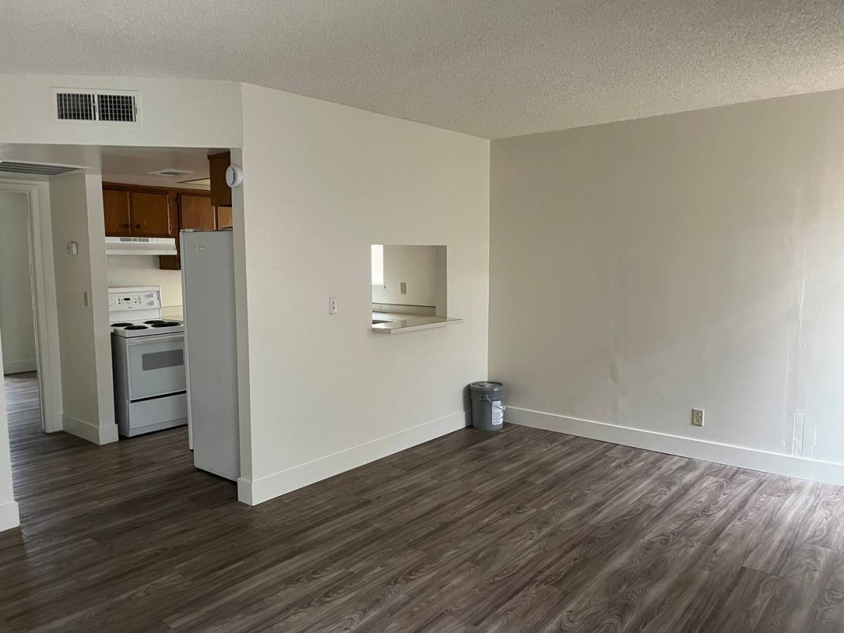1308 N Jones, Las Vegas, NV 89108 - Townhouse for Rent - Image 3