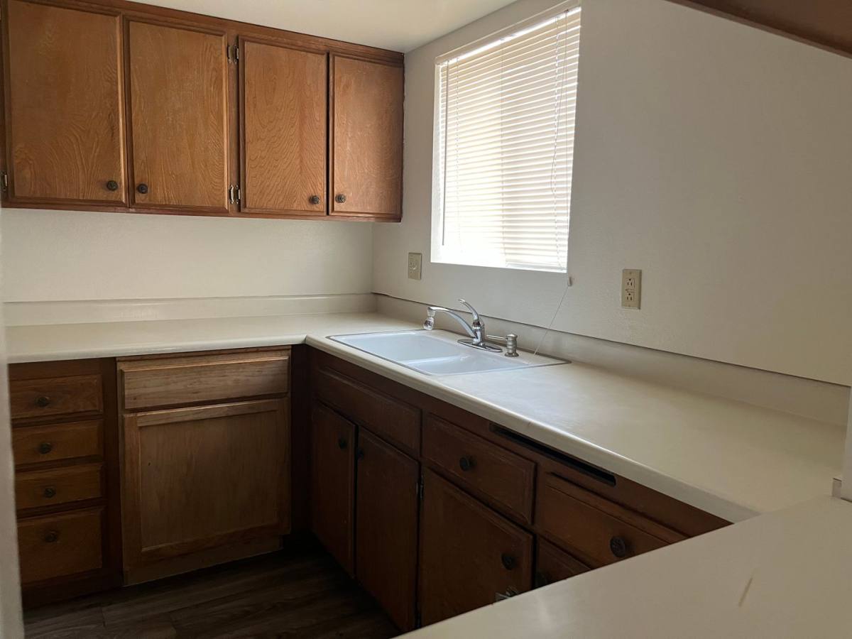 1308 N Jones, Las Vegas, NV 89108 - Townhouse for Rent - Image 9
