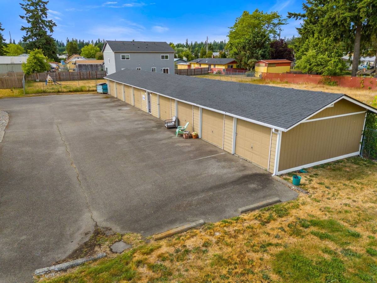 306 Centre St S, Rainier, WA 98576 - Apartment for Rent - Image 8