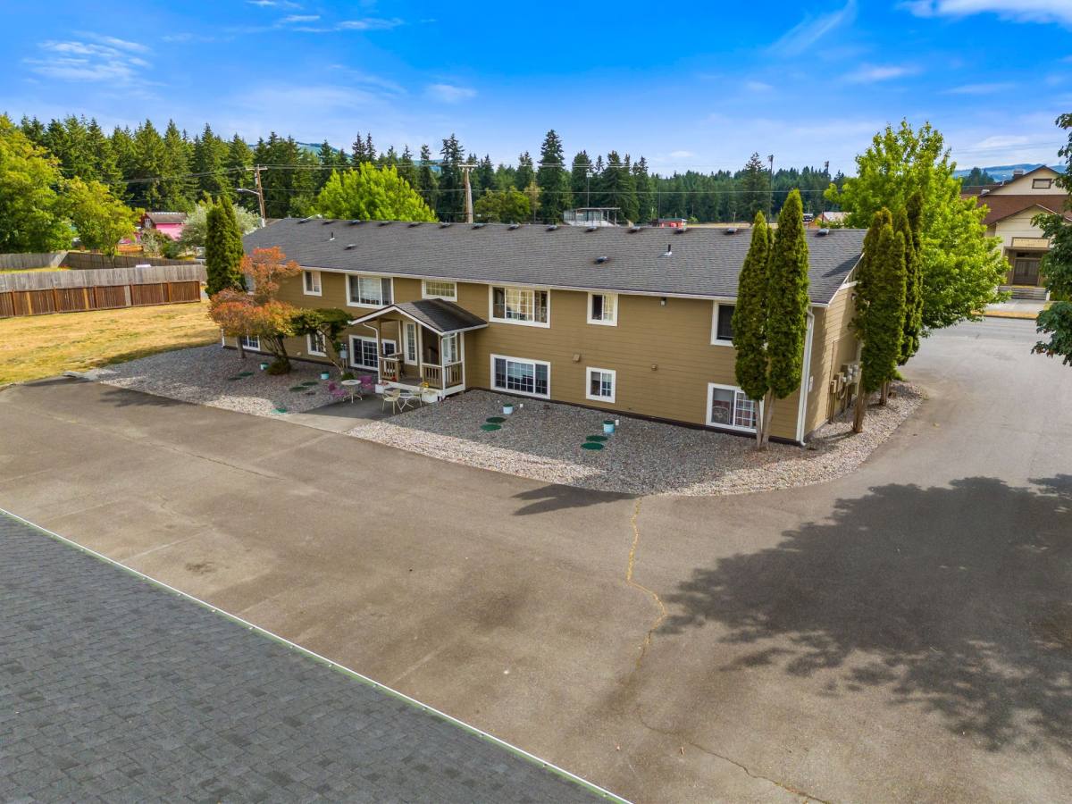 306 Centre St S, Rainier, WA 98576 - Apartment for Rent - Image 2