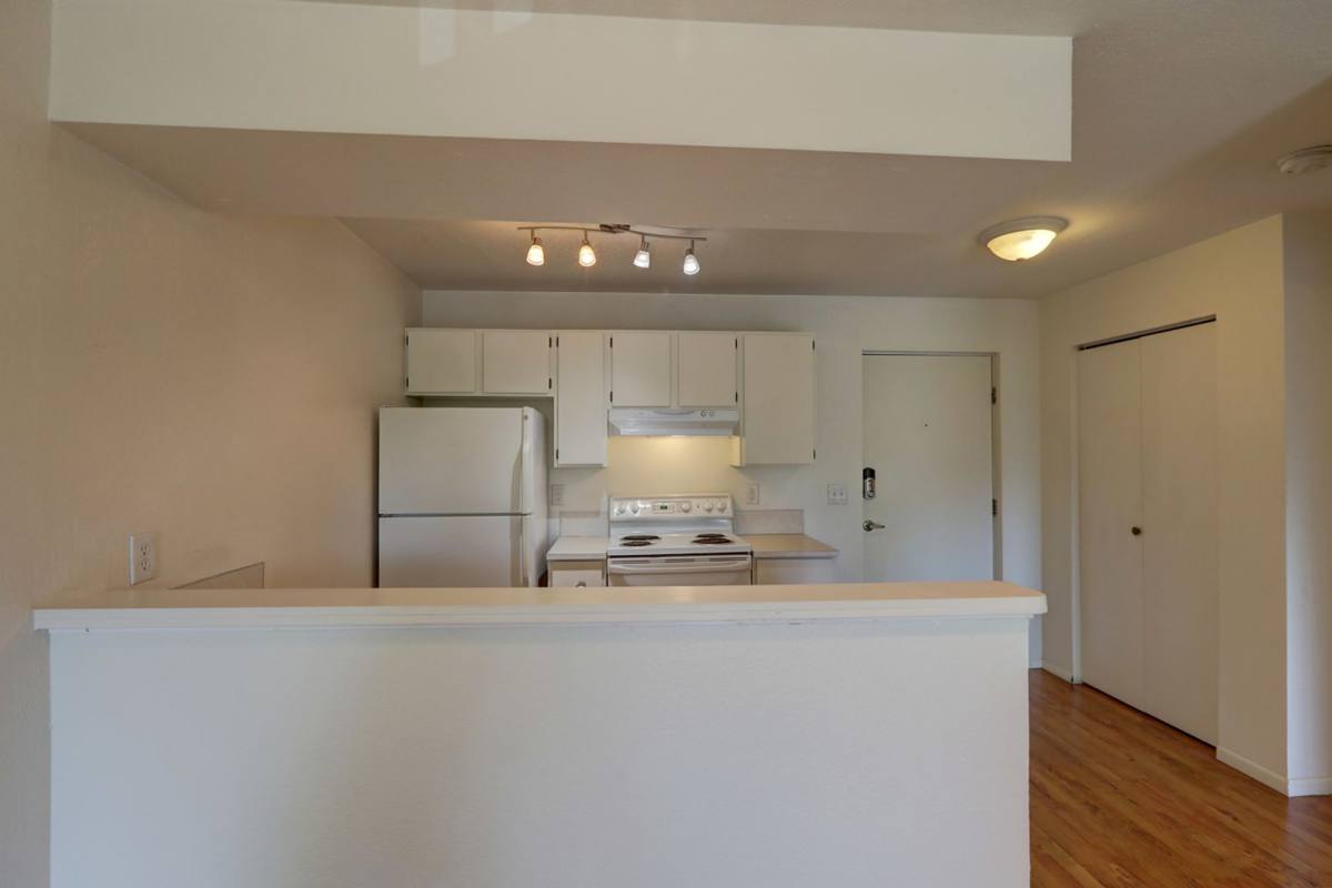 9601 8th Ave NW, Seattle, WA 98117 - Apartment for Rent - Image 9
