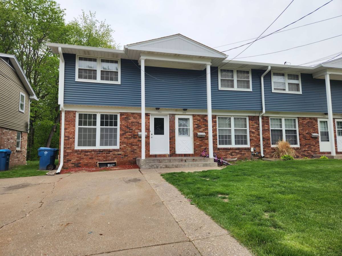 Townhouse for rent at 3308 10th St, East Moline, IL 61244