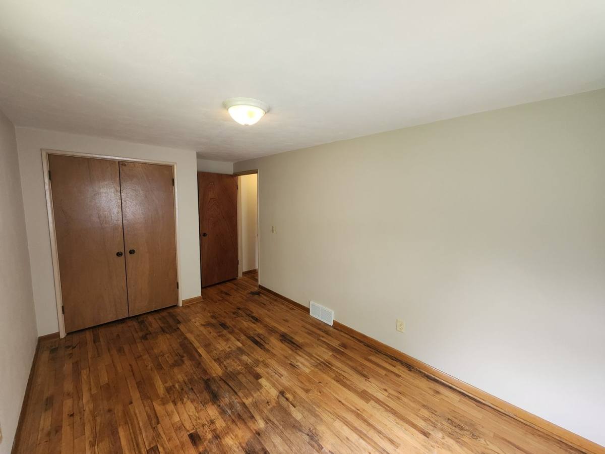 3308 10th St, East Moline, IL 61244 - Townhouse for Rent - Image 10