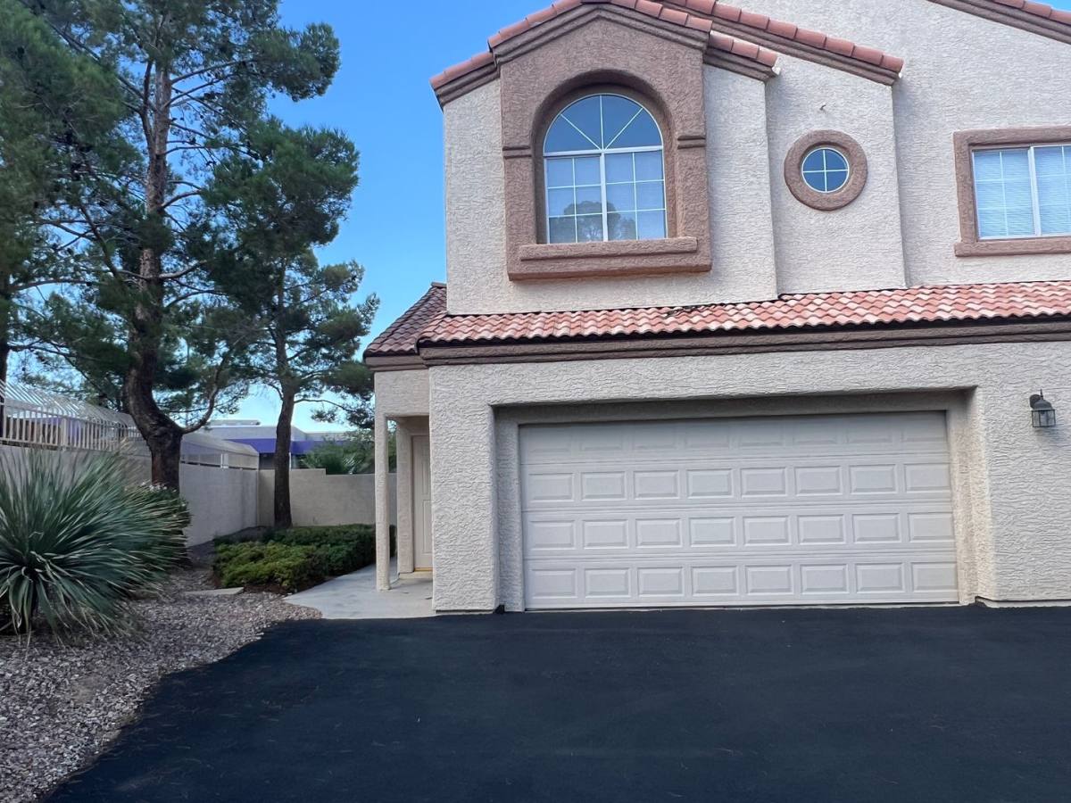 Townhouse for rent at 8301 Boseck Dr #201, Las Vegas, NV 89145