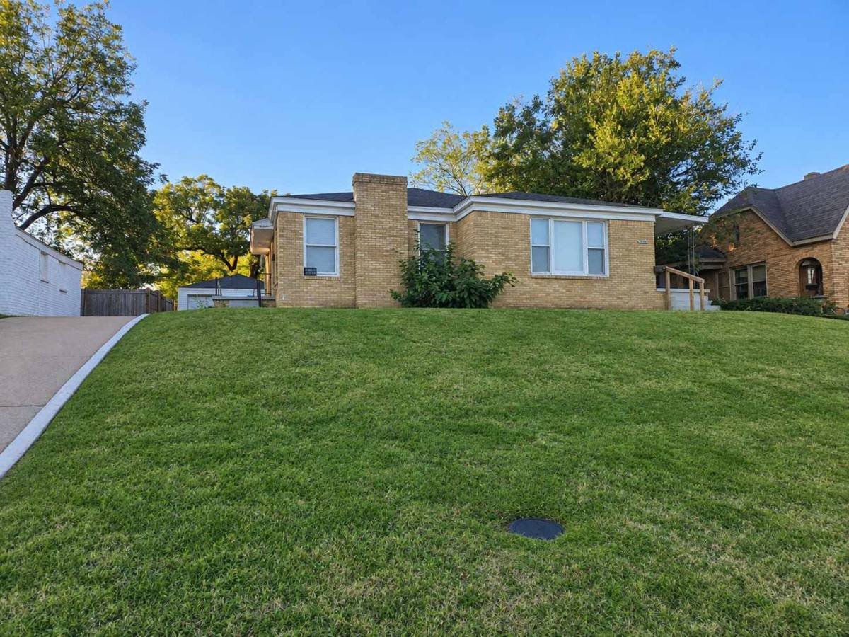 House for rent at 2016 NW 28th St, Oklahoma City, OK 73106