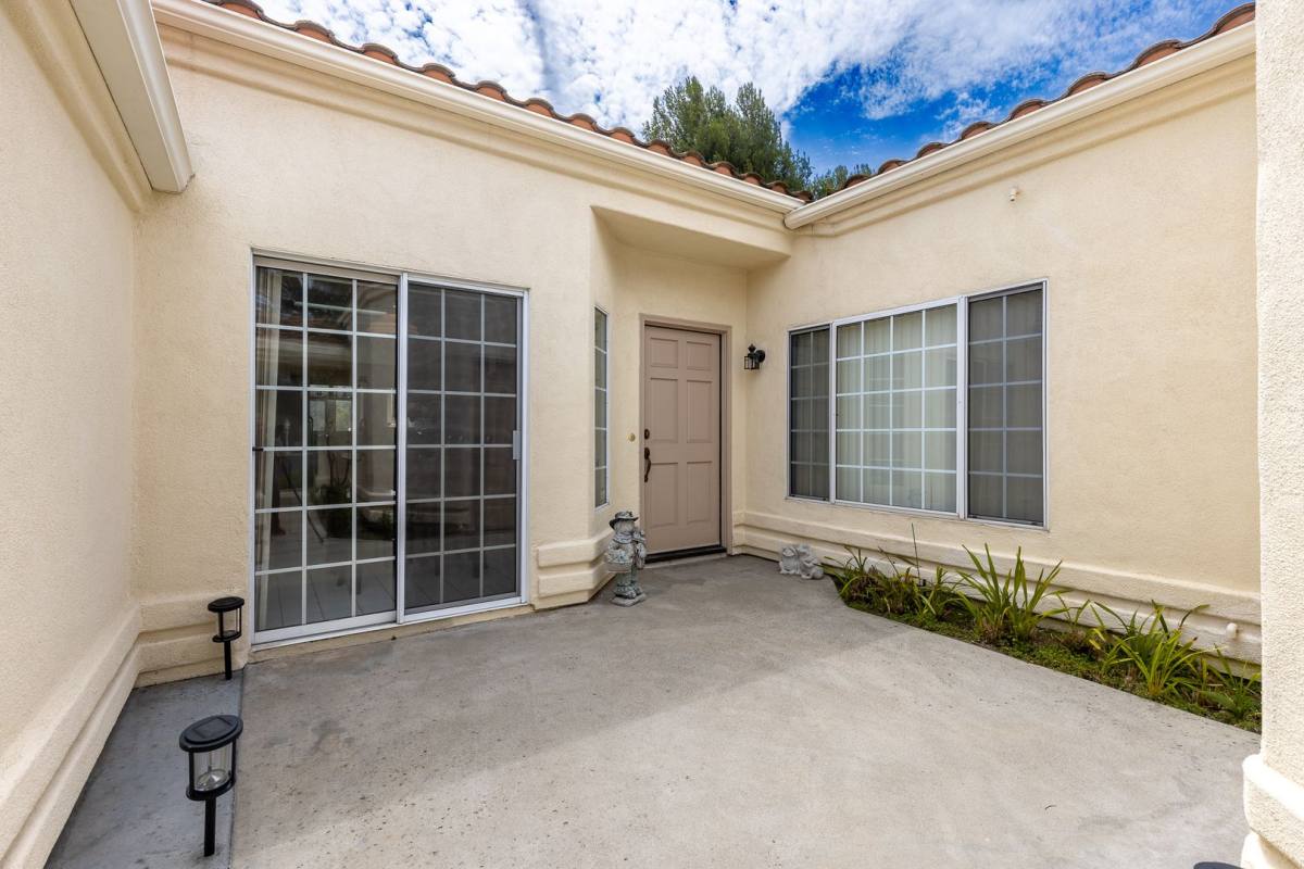 29665 Castle Creek Lane, Escondido, CA 92026 - House for Rent - Image 3