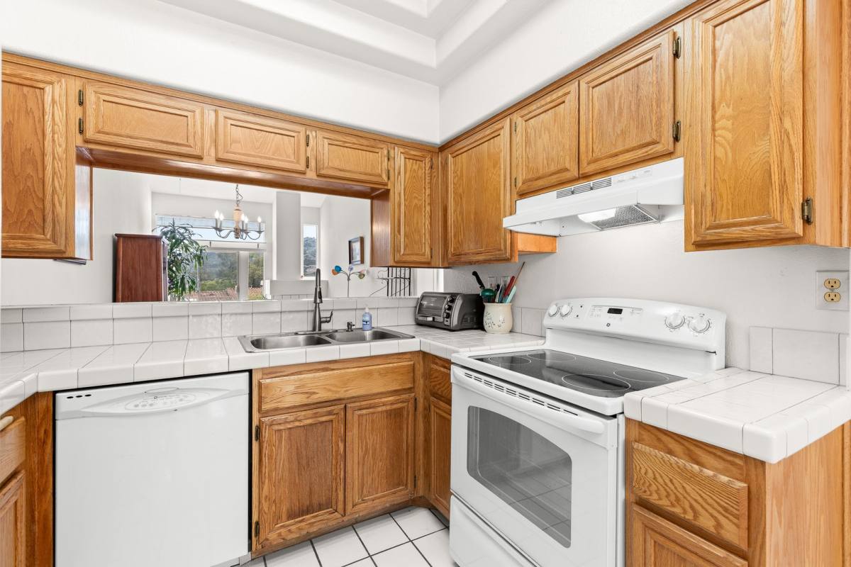 29665 Castle Creek Lane, Escondido, CA 92026 - House for Rent - Image 9