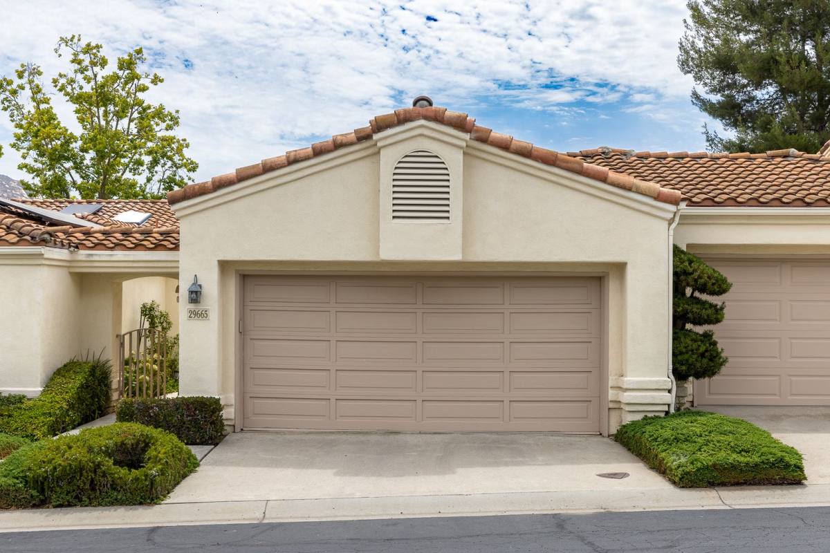 29665 Castle Creek Lane, Escondido, CA 92026 - House for Rent - Image 2