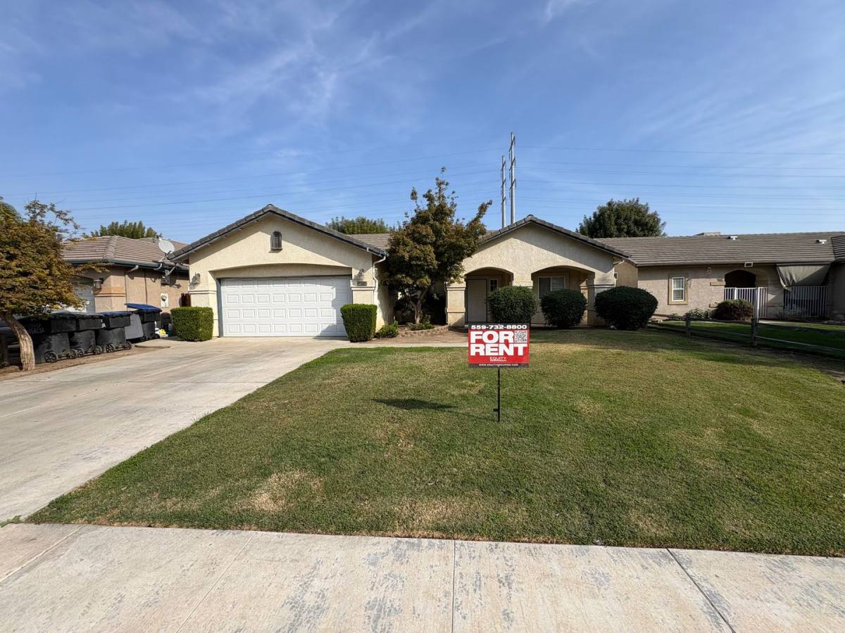 House for rent at 1100 S Rio Linda St, Visalia, CA 93292