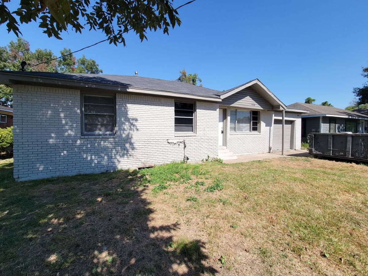 5007 Caplin St, Houston, TX 77026 - House for Rent - Image 2