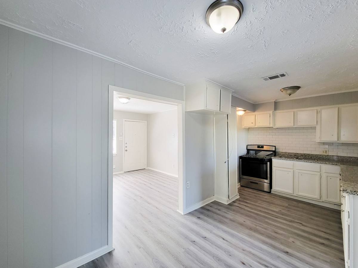 5007 Caplin St, Houston, TX 77026 - House for Rent - Image 8