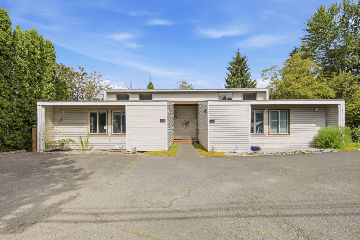 Apartment for rent at 3114-3116 S 166th St, Seattle, WA 98188