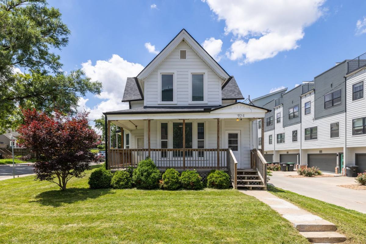 924 S 31st St, Omaha, NE 68105 - House for Rent - Image 1