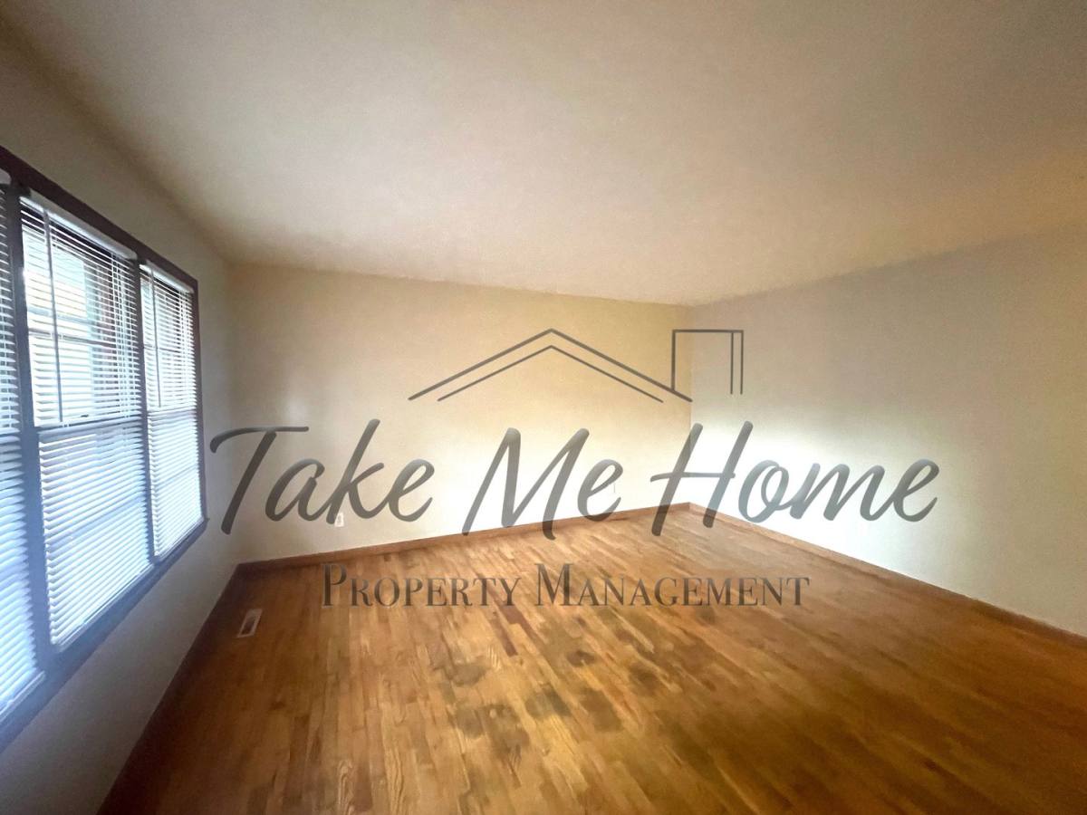 526 N Lone Pine #A, Springfield, MO 65802 - House for Rent - Image 2