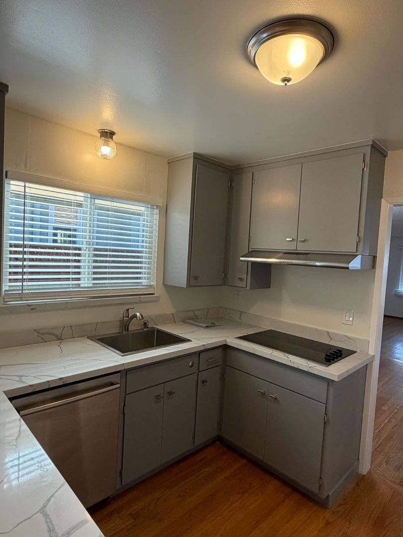 419-421 Clinton St, Redwood City, CA 94062 - Apartment for Rent - Image 8