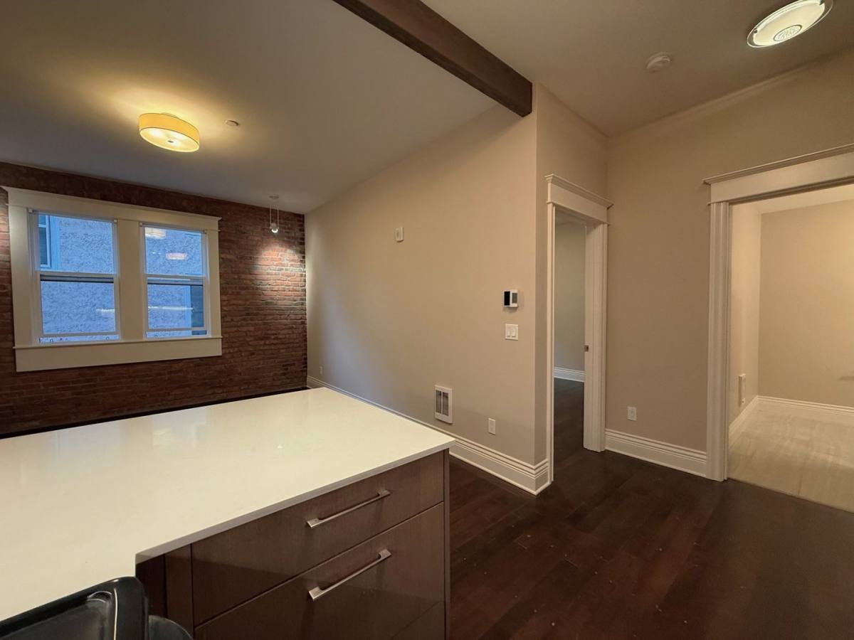 Bristol, 1626 13th Ave, Seattle, WA 98122 - Apartment for Rent - Image 9