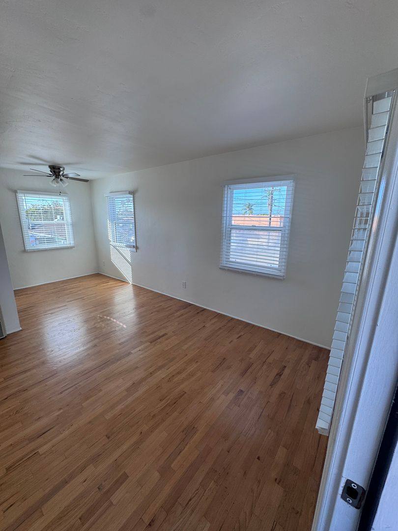 1349 -1353 Felspar St, San Diego, CA 92109 - Apartment for Rent - Image 3