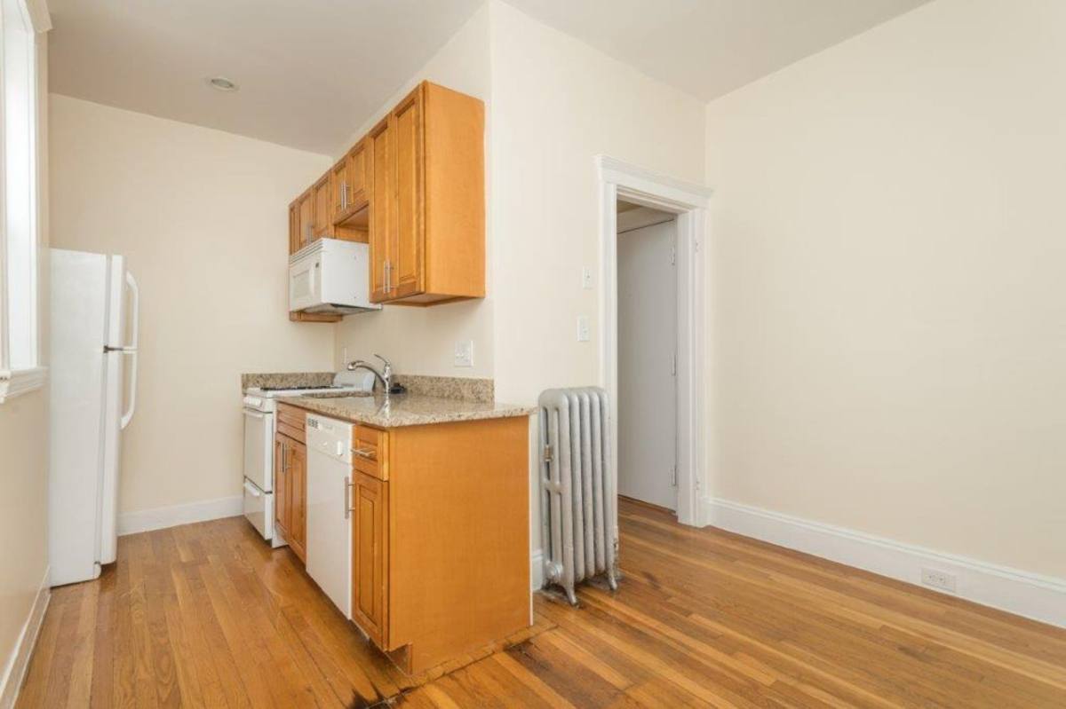 12 Elko St #7, Brighton, MA 02135 - House for Rent - Image 2