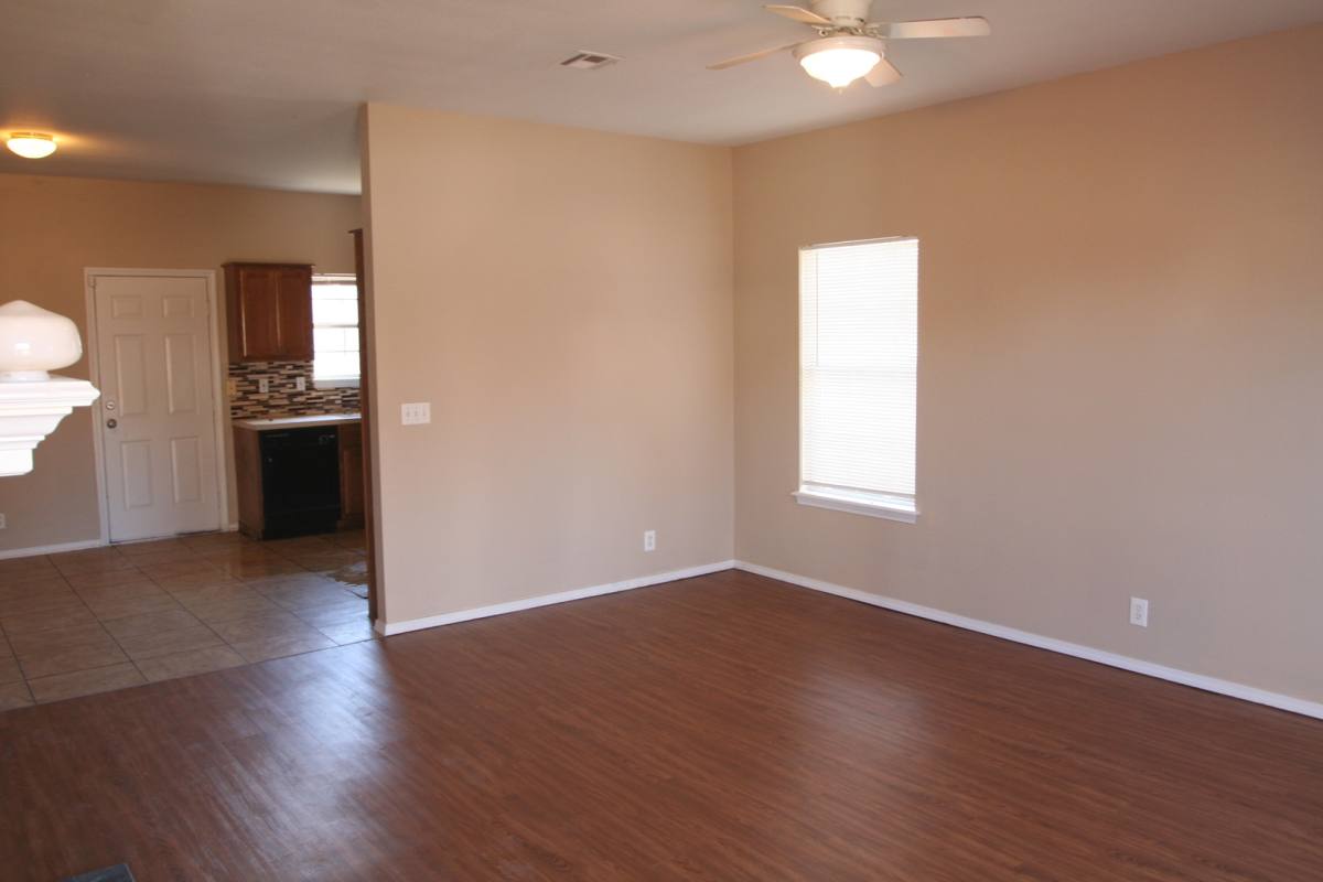S 91st E Pl Duplex, 2421 2423 S, Tulsa, OK 74129 - Apartment for Rent - Image 2