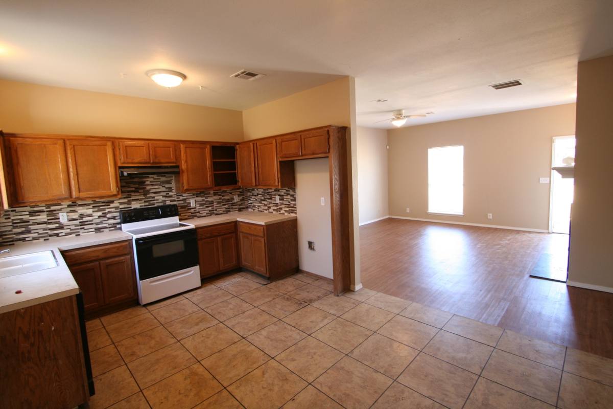 S 91st E Pl Duplex, 2421 2423 S, Tulsa, OK 74129 - Apartment for Rent - Image 6