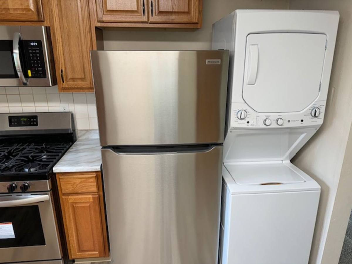 780 Oberlin-Elyria Rd, Elyria, OH 44035 - Apartment for Rent - Image 2