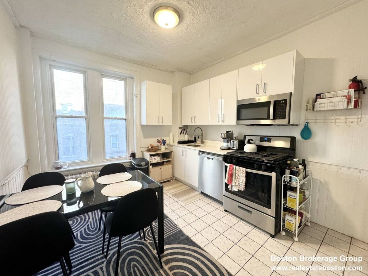 House for rent at 26-28 Symphony Rd #2, Boston, MA 02115