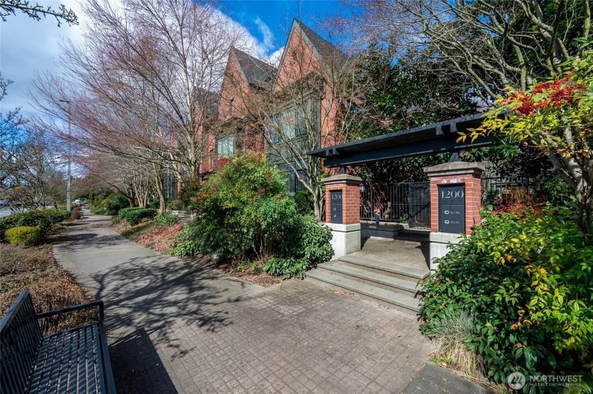 Townhouse for rent at 10415 NE 12th Place, Bellevue, WA 98004