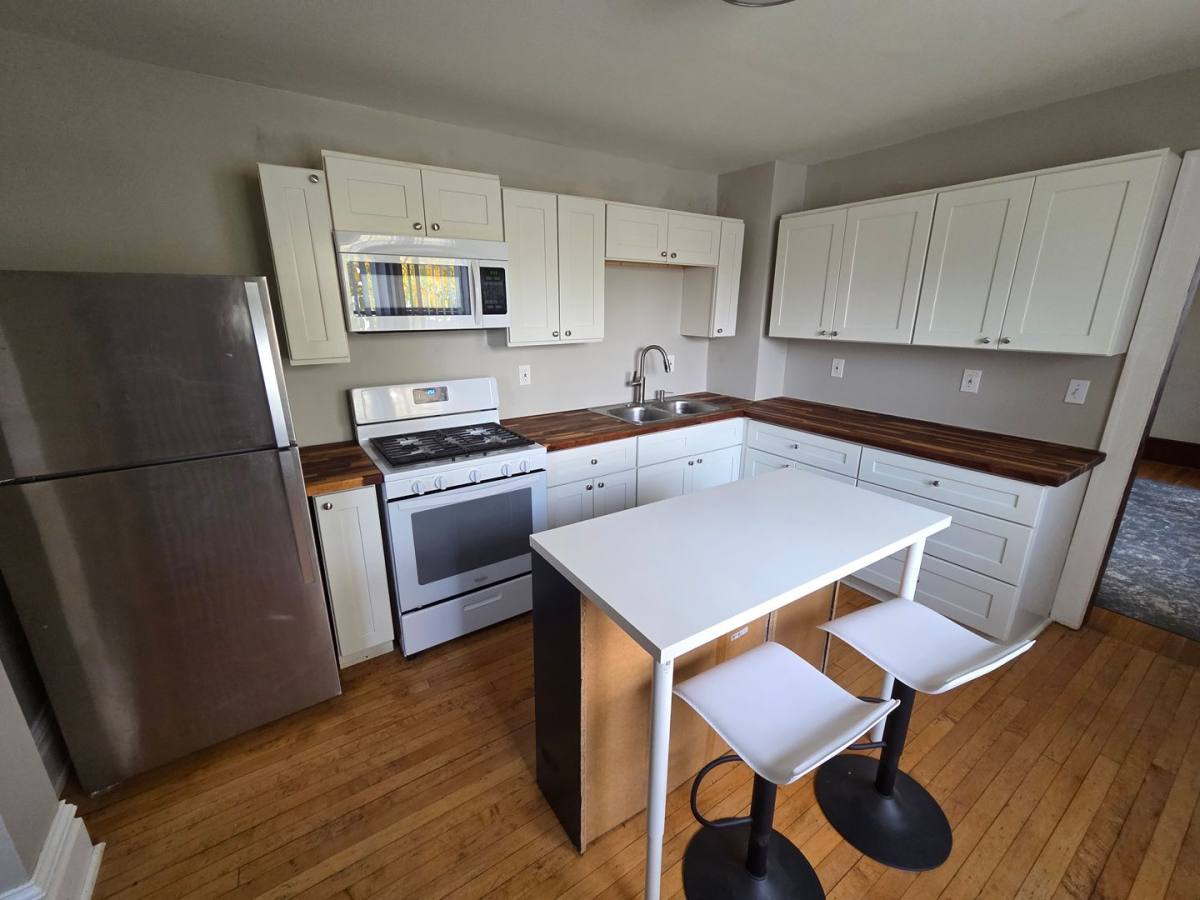1142 Farrington St, St. Paul, MN 55117 - Apartment for Rent