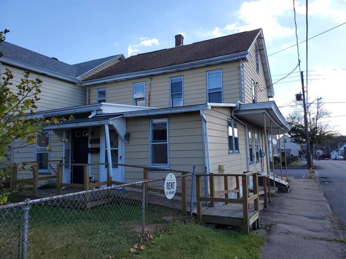 2A 2B White St, Summit Hill, PA 18250 - Apartment for Rent