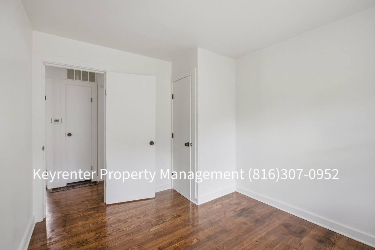3313 S Vermont Ave, Independence, MO 64052 - House for Rent - Image 10