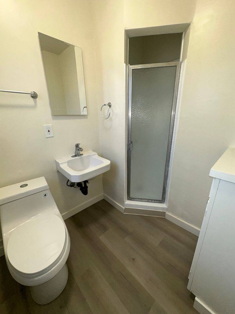 7240 Alabama Ave, Canoga Park, CA 91303 - Apartment for Rent - Image 8