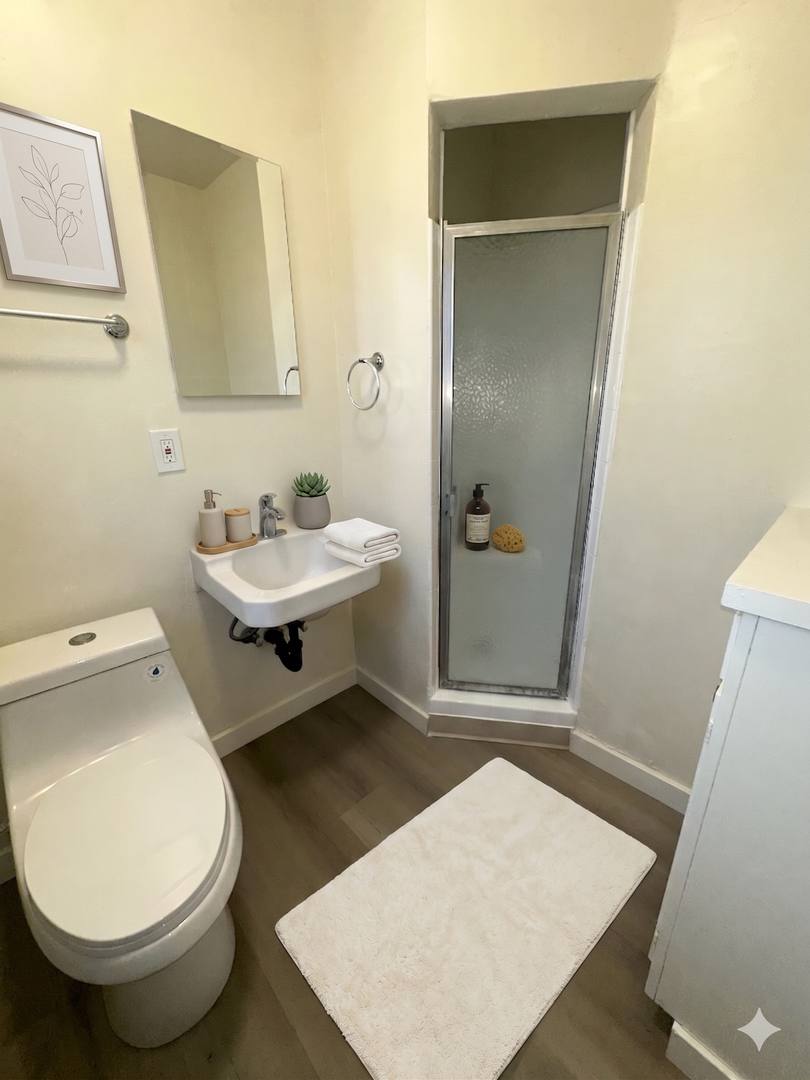 7240 Alabama Ave, Canoga Park, CA 91303 - Apartment for Rent - Image 7