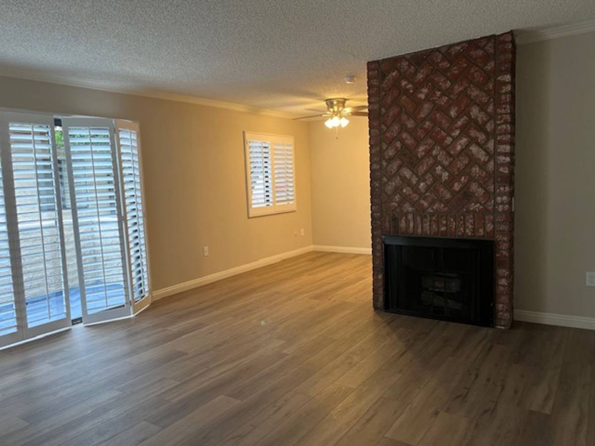 Oak Village, 20926-36 Gresham St, Canoga Park, CA 91304 - Apartment for Rent - Image 5