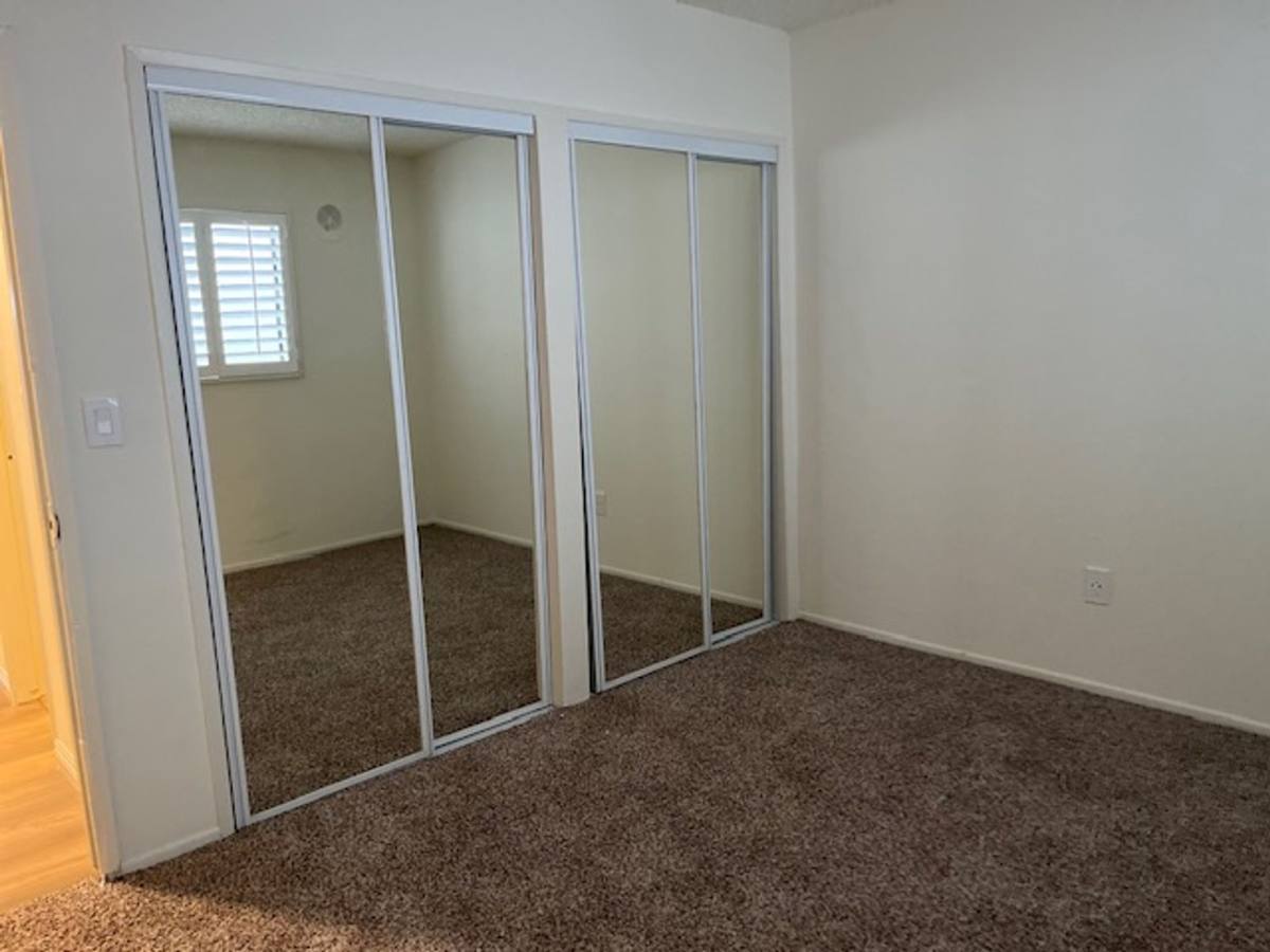 Oak Village, 20926-36 Gresham St, Canoga Park, CA 91304 - Apartment for Rent - Image 9