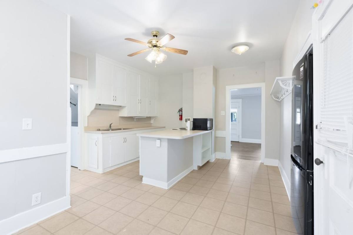 220 W 9th St, Cedar Falls, IA 50613 - Townhouse for Rent - Image 8