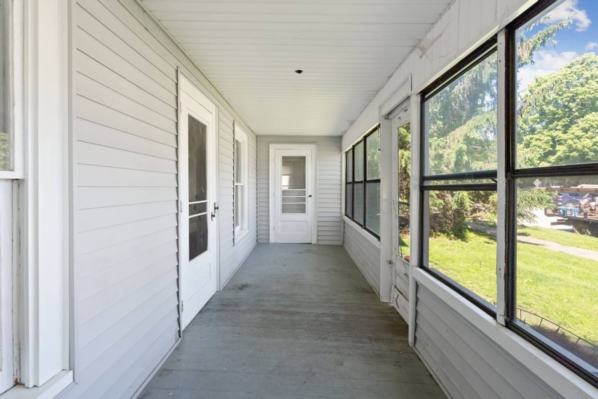 220 W 9th St, Cedar Falls, IA 50613 - Townhouse for Rent - Image 5