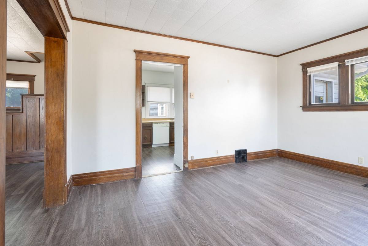 109 W 12th St, Cedar Falls, IA 50613 - House for Rent - Image 6