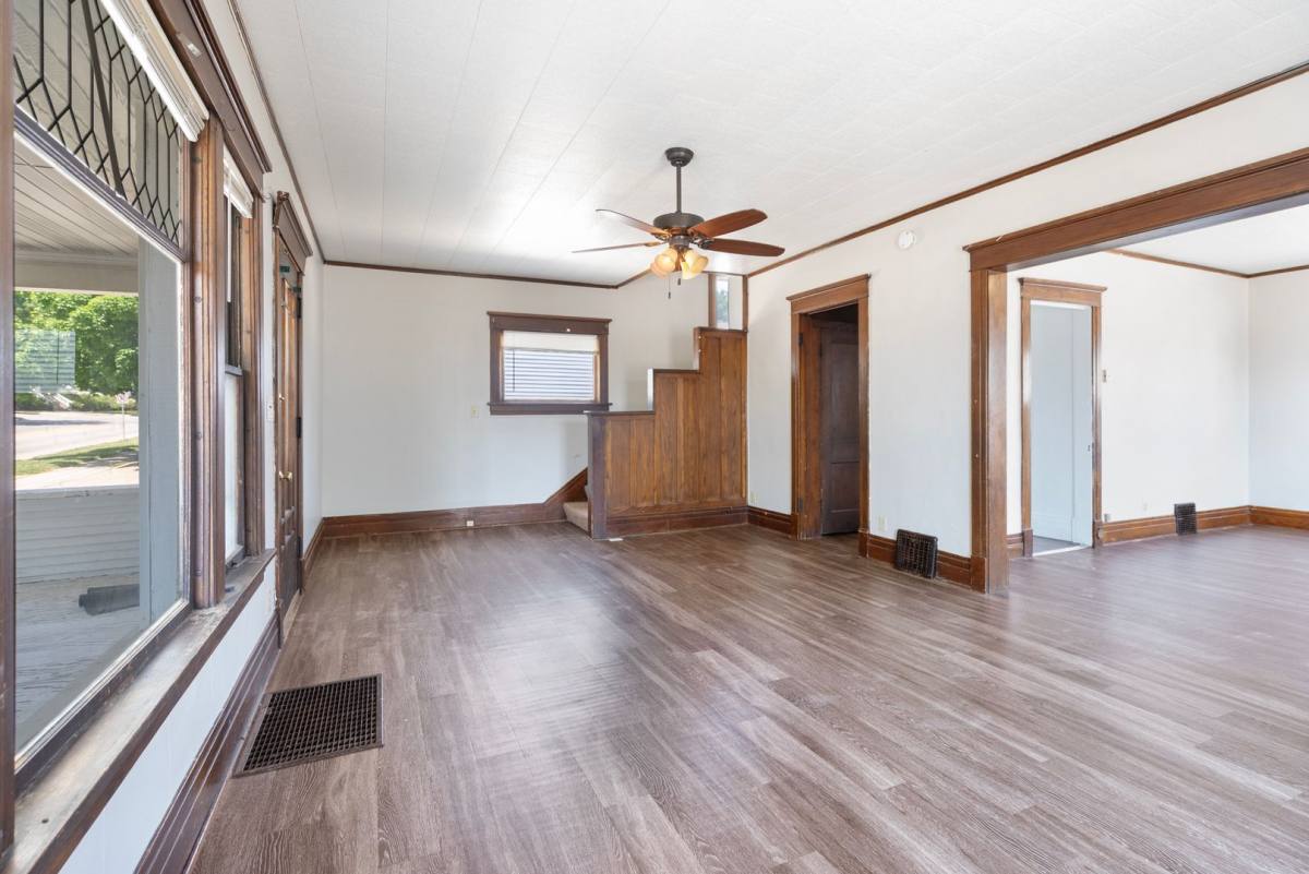 109 W 12th St, Cedar Falls, IA 50613 - House for Rent - Image 4