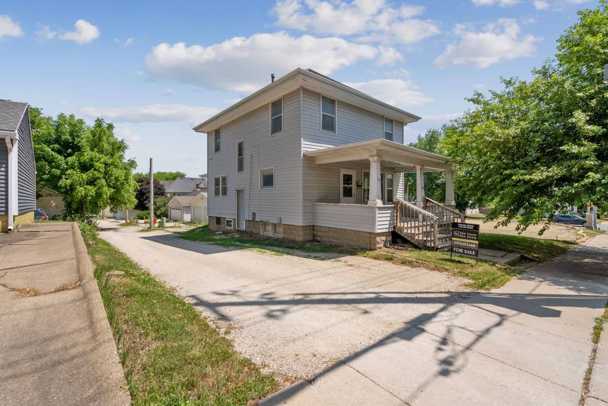 109 W 12th St, Cedar Falls, IA 50613 - House for Rent - Image 2