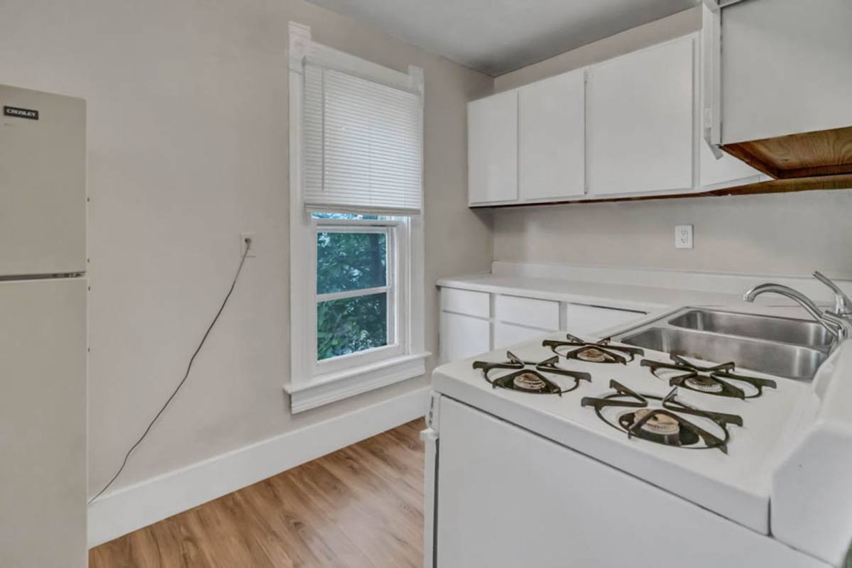 1120 1/2 Washington St, Cedar Falls, IA 50613 - Townhouse for Rent - Image 10