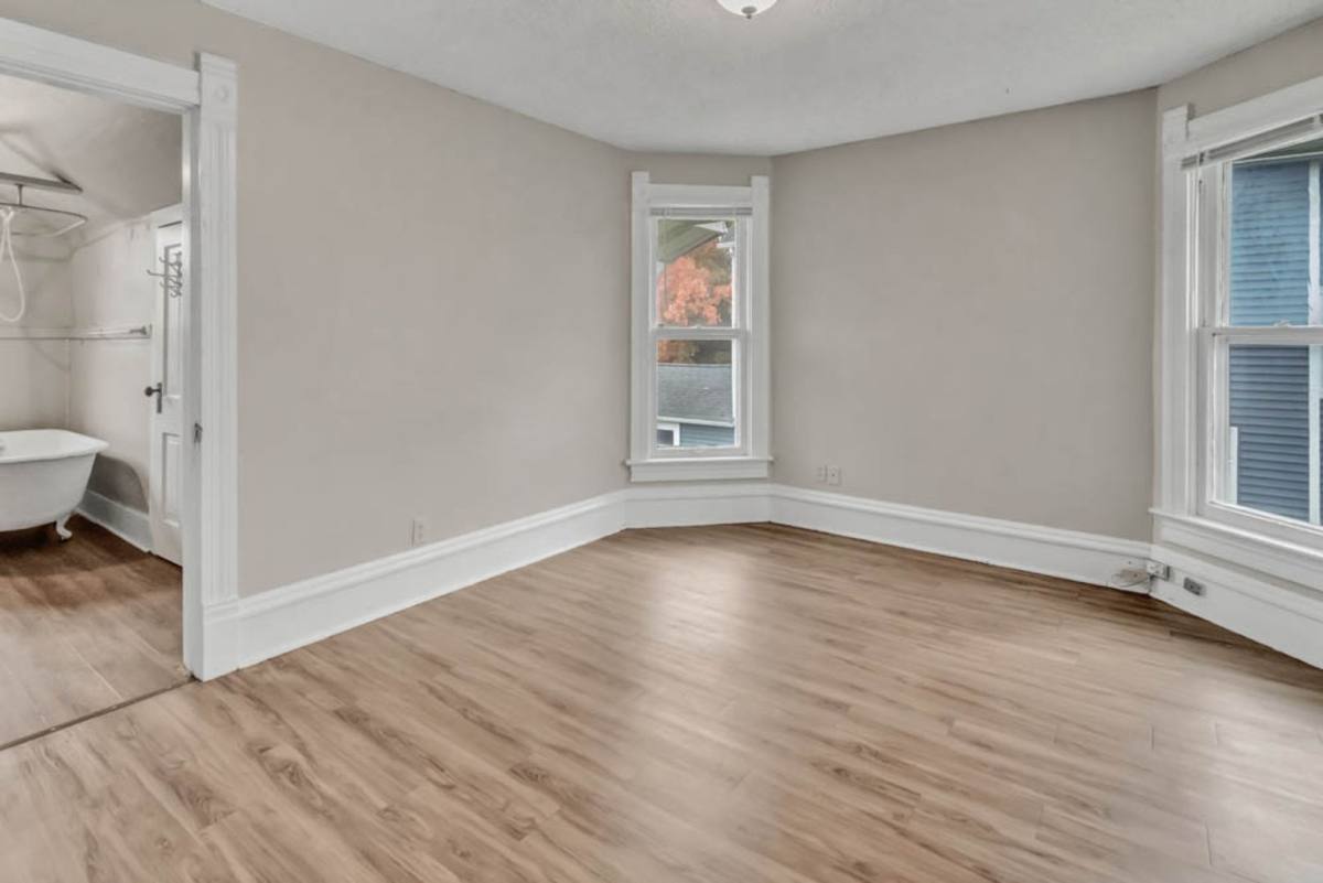 1120 1/2 Washington St, Cedar Falls, IA 50613 - Townhouse for Rent - Image 9