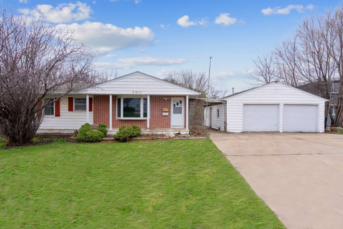 2011 Waterloo Rd, Cedar Falls, IA 50613 - House for Rent - Image 4