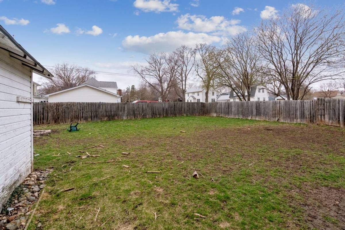 503 Iowa St, Cedar Falls, IA 50613 - House for Rent - Image 3